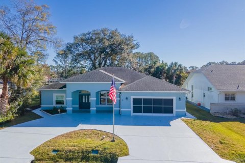 House in Palm Coast, Florida 3 bedrooms, 236.34 sq.m. № 1509692 - photo 1