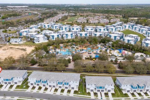 Townhouse in Kissimmee, Florida 3 bedrooms, 155.15 sq.m. № 2224304 - photo 4