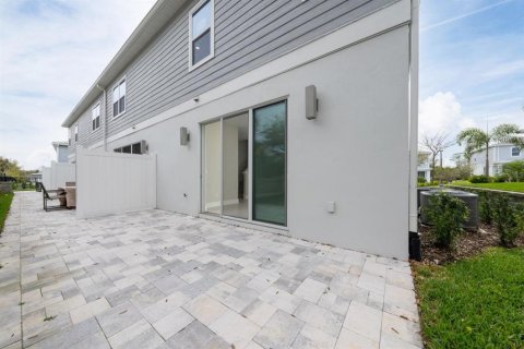Townhouse in Kissimmee, Florida 3 bedrooms, 155.15 sq.m. № 2224304 - photo 20