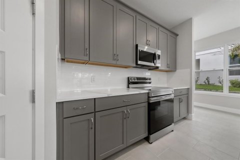 Townhouse in Kissimmee, Florida 3 bedrooms, 155.15 sq.m. № 2224304 - photo 9