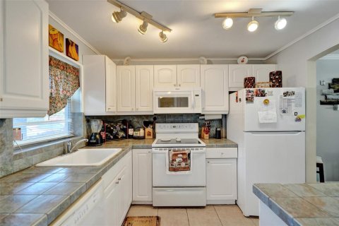 Купить кондоминиум в Санрайз, Флорида 1 спальня, 77.11м2, № 2083112 - фото 4
