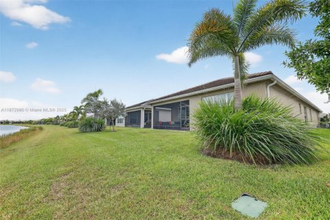 Casa en alquiler en Port St. Lucie, Florida, 3 dormitorios, 197.6 m2 № 1920595 - foto 28
