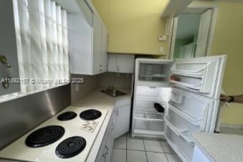 Immobilier commercial à louer à Miami, Floride: 1 chambre, 200.76 m2 № 1945061 - photo 6