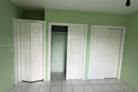 Immobilier commercial à louer à Miami, Floride: 1 chambre, 200.76 m2 № 1945061 - photo 7