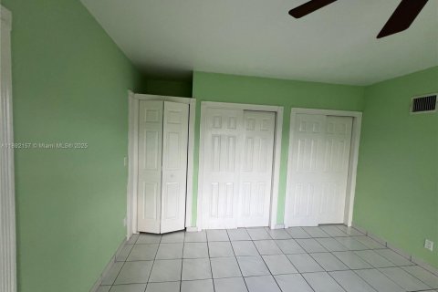 Immobilier commercial à louer à Miami, Floride: 1 chambre, 200.76 m2 № 1945061 - photo 8