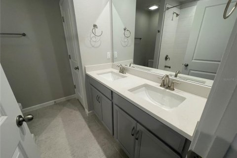Townhouse in VOLANTI in Lutz, Florida 3 bedrooms, 207.17 sq.m. № 2147922 - photo 28
