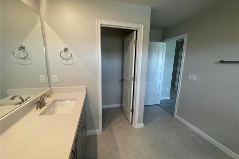 Townhouse in VOLANTI in Lutz, Florida 3 bedrooms, 207.17 sq.m. № 2147922 - photo 17