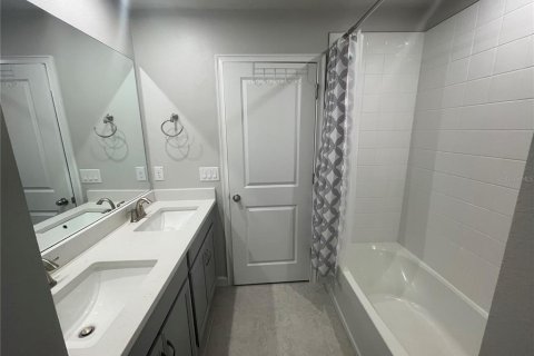 Townhouse in VOLANTI in Lutz, Florida 3 bedrooms, 207.17 sq.m. № 2147922 - photo 27