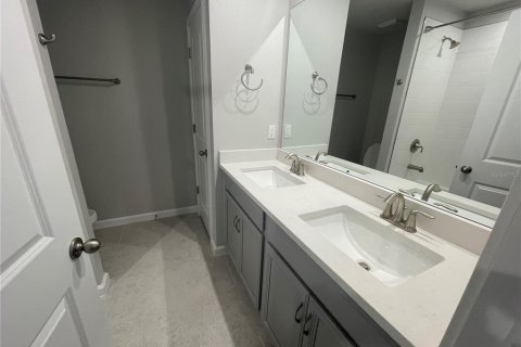 Townhouse in VOLANTI in Lutz, Florida 3 bedrooms, 207.17 sq.m. № 2147922 - photo 24
