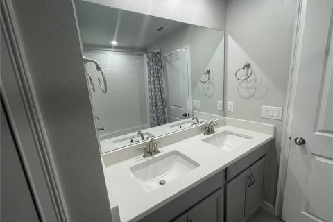 Townhouse in VOLANTI in Lutz, Florida 3 bedrooms, 207.17 sq.m. № 2147922 - photo 26