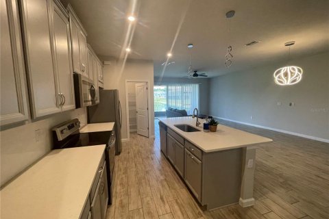 Townhouse in VOLANTI in Lutz, Florida 3 bedrooms, 207.17 sq.m. № 2147922 - photo 5
