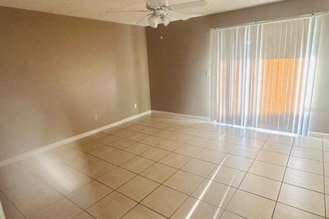 Condominio en alquiler en Winter Haven, Florida, 2 dormitorios, 99.68 m2 № 2099361 - foto 2