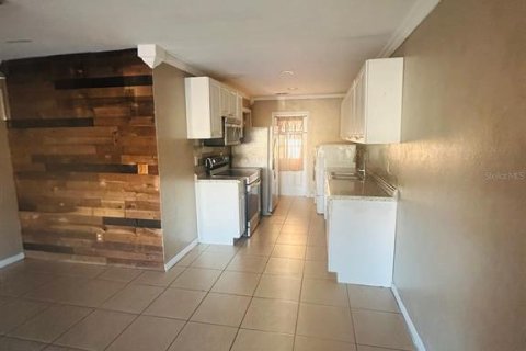 Condominio en alquiler en Winter Haven, Florida, 2 dormitorios, 99.68 m2 № 2099361 - foto 5