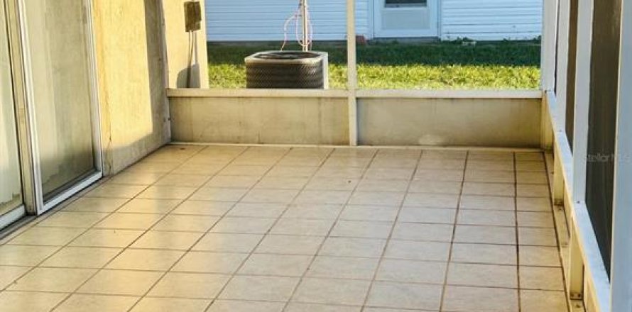 Condominio en Winter Haven, Florida, 2 dormitorios  № 2099361