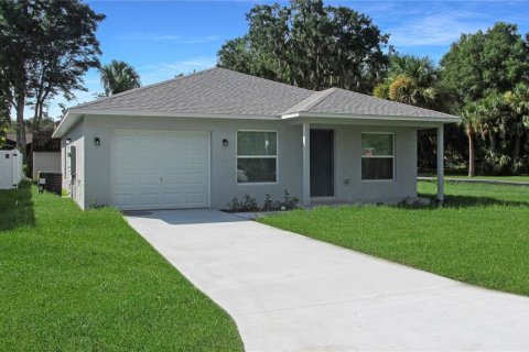 House in Mount Dora, Florida 3 bedrooms, 97.27 sq.m. № 1513915 - photo 1