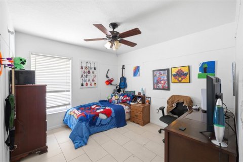 House in Zephyrhills, Florida 4 bedrooms, 194.35 sq.m. № 2208841 - photo 26