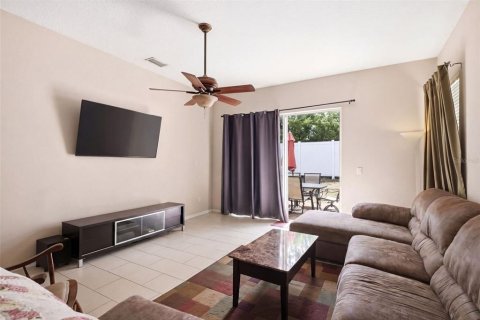 House in Zephyrhills, Florida 4 bedrooms, 194.35 sq.m. № 2208841 - photo 16
