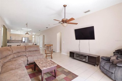 House in Zephyrhills, Florida 4 bedrooms, 194.35 sq.m. № 2208841 - photo 17