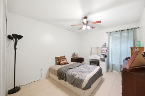 House in Zephyrhills, Florida 4 bedrooms, 194.35 sq.m. № 2208841 - photo 29