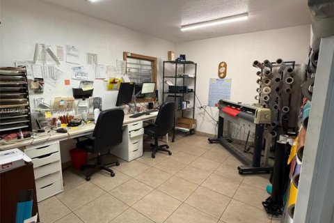 Immobilier commercial à vendre à Miami, Floride № 2025680 - photo 6