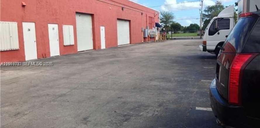 Immobilier commercial à Miami, Floride № 2025680