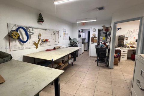 Immobilier commercial à vendre à Miami, Floride № 2025680 - photo 14