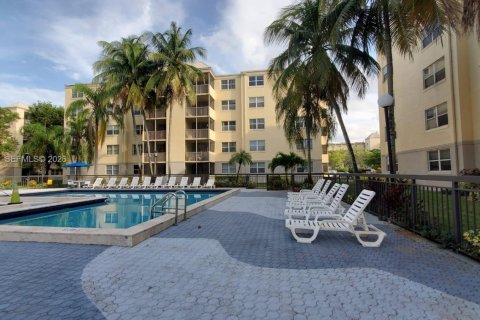 Copropriété à louer à Doral, Floride: 1 chambre, 75.25 m2 № 2401569 - photo 15