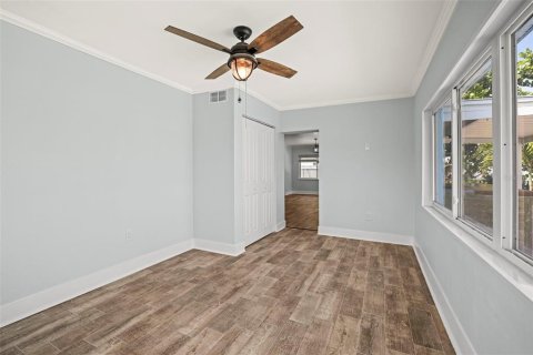 Casa en venta en Madeira Beach, Florida, 3 dormitorios, 169.64 m2 № 1769307 - foto 30