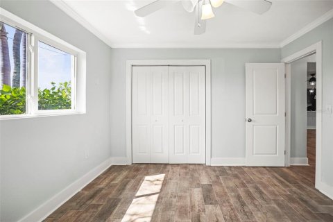 Casa en venta en Madeira Beach, Florida, 3 dormitorios, 169.64 m2 № 1769307 - foto 25