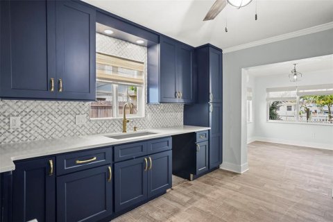Casa en venta en Madeira Beach, Florida, 3 dormitorios, 169.64 m2 № 1769307 - foto 14