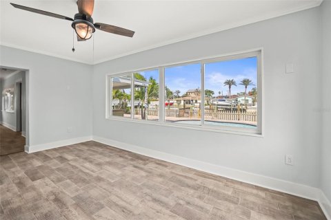 Casa en venta en Madeira Beach, Florida, 3 dormitorios, 169.64 m2 № 1769307 - foto 29