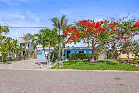 Casa en venta en Madeira Beach, Florida, 3 dormitorios, 169.64 m2 № 1769307 - foto 3