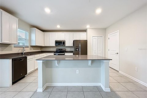 House in Clermont, Florida 4 bedrooms, 240.06 sq.m. № 1808905 - photo 6