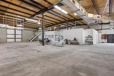 Commercial property in Bradenton, Florida № 2099818 - photo 9