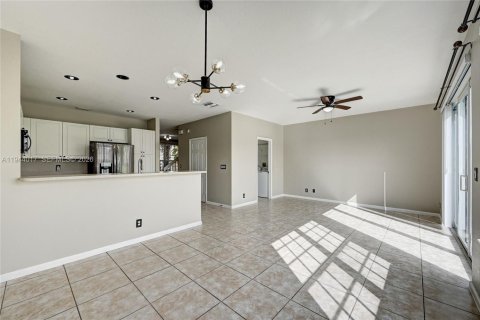 Townhouse in Oakland Park, Florida 3 bedrooms, 140.65 sq.m. № 2000855 - photo 13