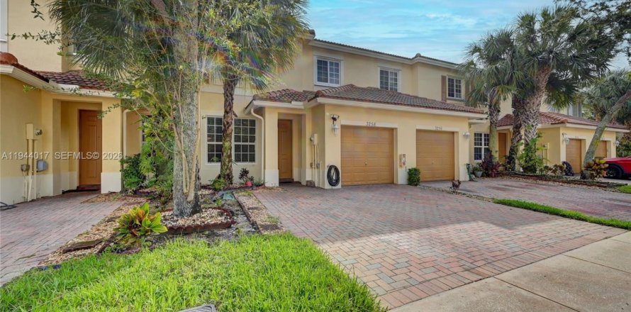 Townhouse in Oakland Park, Florida 3 bedrooms, 140.65 sq.m. № 2000855