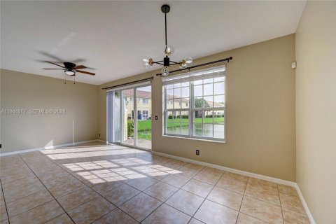 Townhouse in Oakland Park, Florida 3 bedrooms, 140.65 sq.m. № 2000855 - photo 14