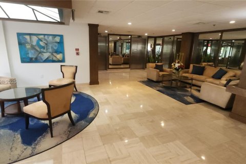 Condo in Hollywood, Florida, 1 bedroom  № 1891080 - photo 25