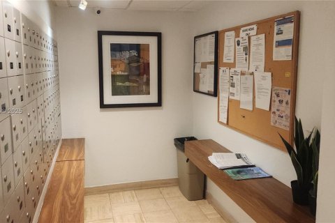 Condo in Hollywood, Florida, 1 bedroom  № 1891080 - photo 28