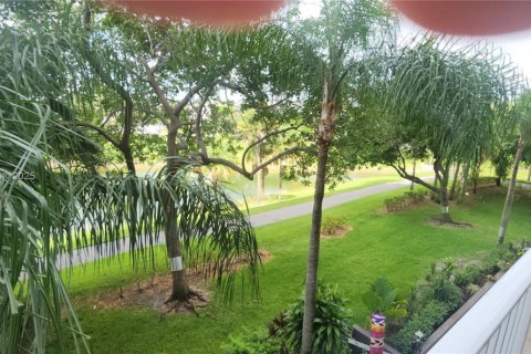 Condo in Hollywood, Florida, 1 bedroom  № 1891080 - photo 5
