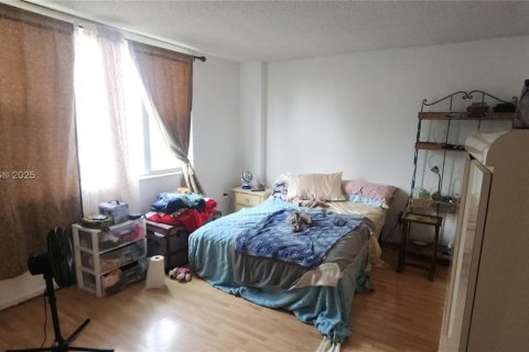 Condo in Hollywood, Florida, 1 bedroom  № 1891080 - photo 13