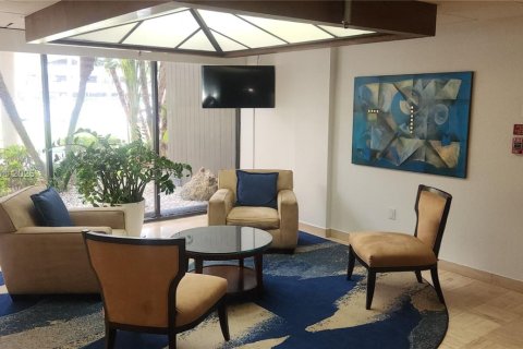 Condo in Hollywood, Florida, 1 bedroom  № 1891080 - photo 26