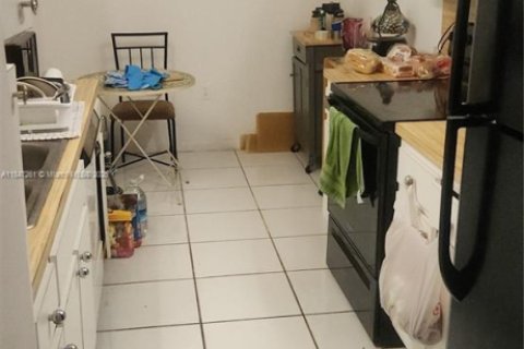 Condo in Hollywood, Florida, 1 bedroom  № 1891080 - photo 3