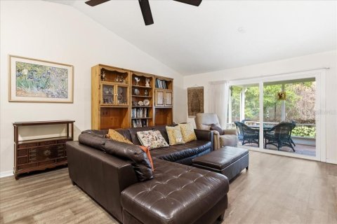 Condo in Orlando, Florida, 2 bedrooms  № 2204564 - photo 21