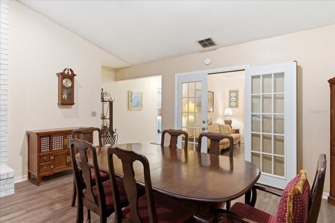 Condo in Orlando, Florida, 2 bedrooms  № 2204564 - photo 17