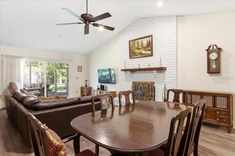 Condo in Orlando, Florida, 2 bedrooms  № 2204564 - photo 16