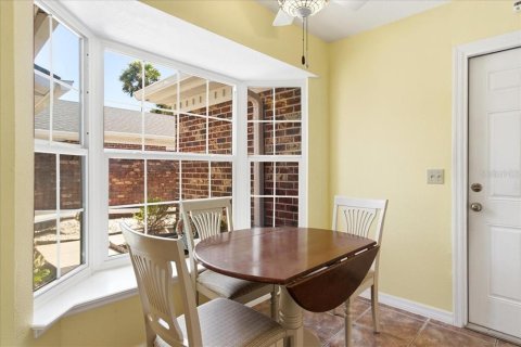 Condo in Orlando, Florida, 2 bedrooms  № 2204564 - photo 11