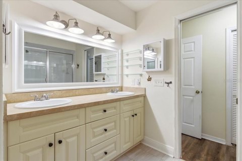Condo in Orlando, Florida, 2 bedrooms  № 2204564 - photo 26