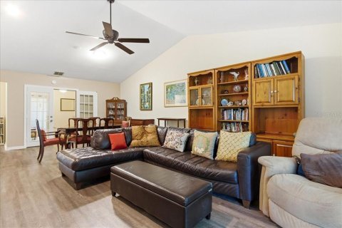 Condo in Orlando, Florida, 2 bedrooms  № 2204564 - photo 20