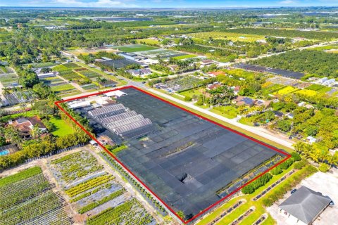 House in Homestead, Florida 3 bedrooms, 264.59 sq.m. № 1987043 - photo 4